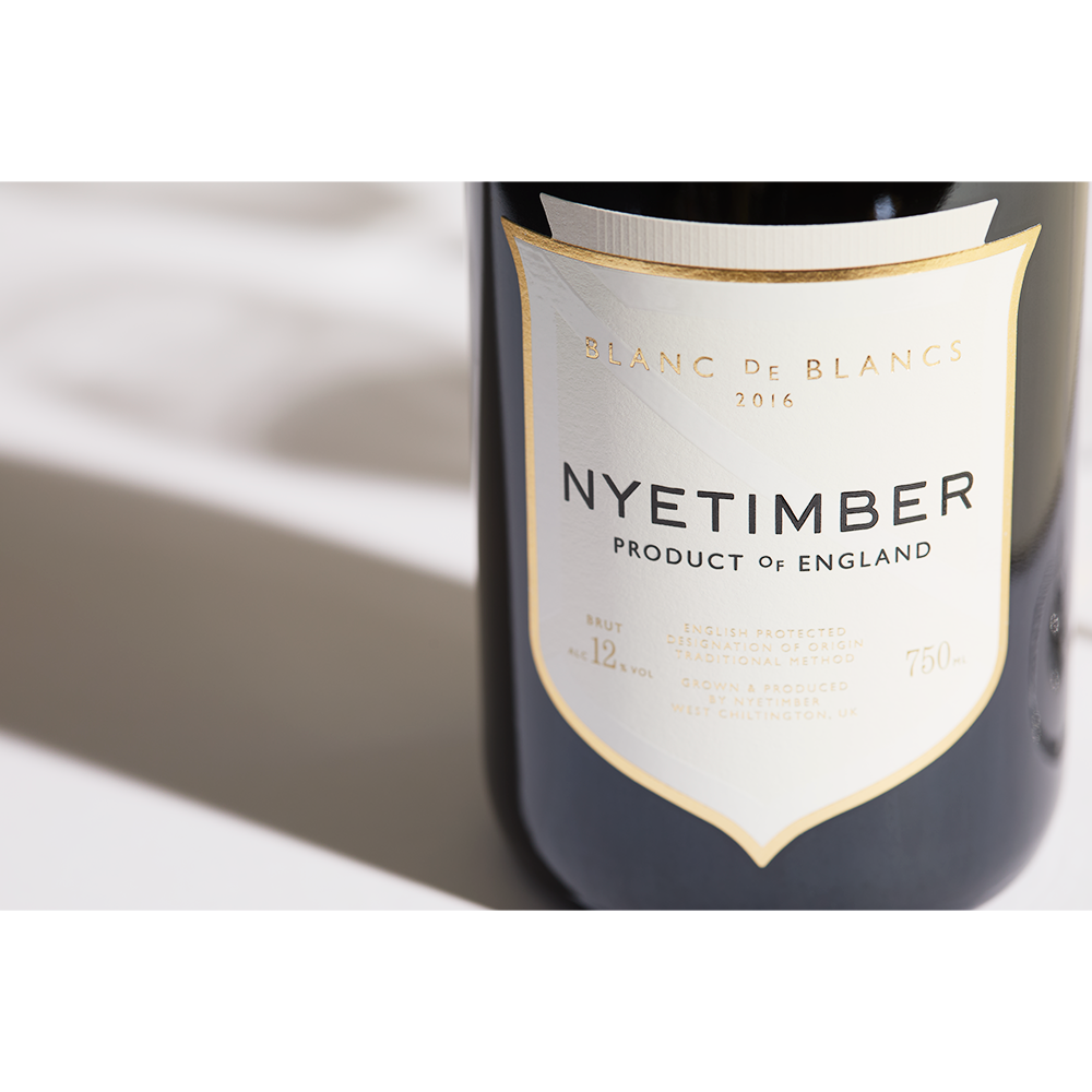 Nyetimber Blanc de Blancs 2016 in a gift box