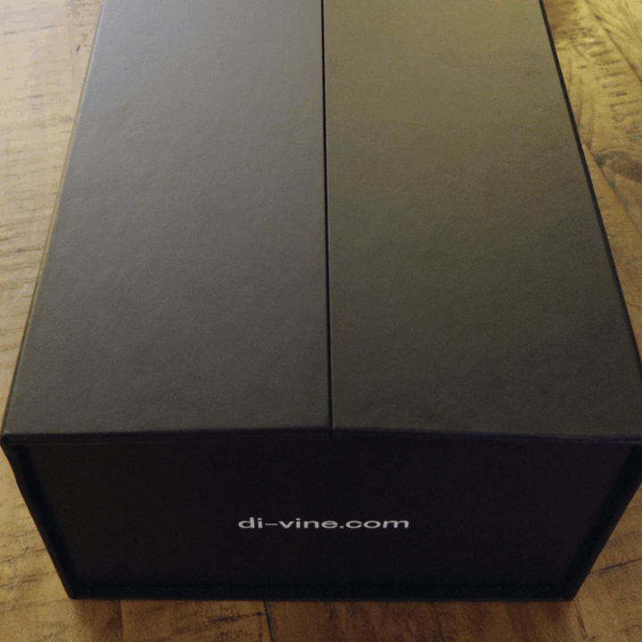 Di-vine white wine in a single bottle elevator box